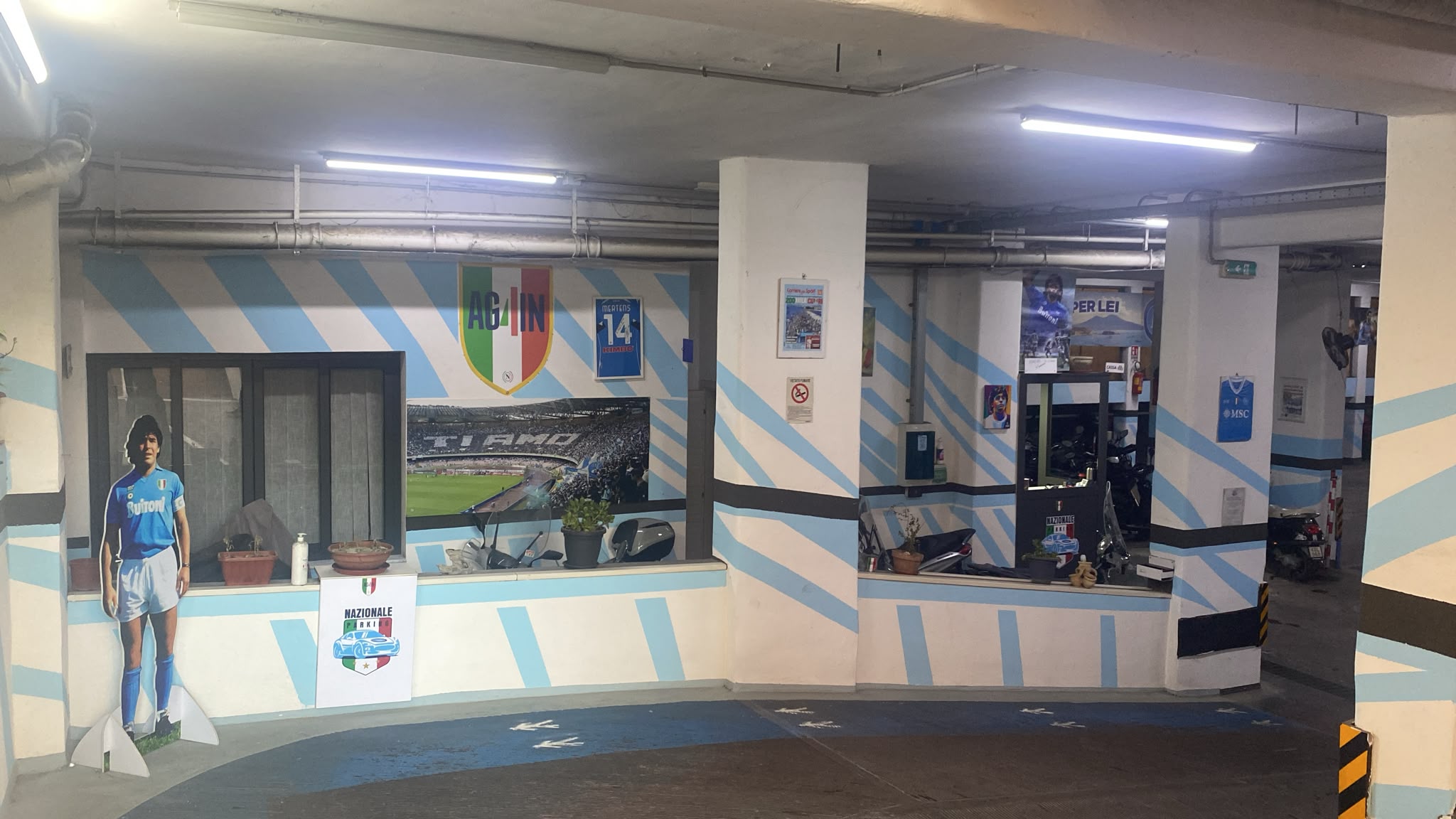 Garage moderno custodito a Napoli